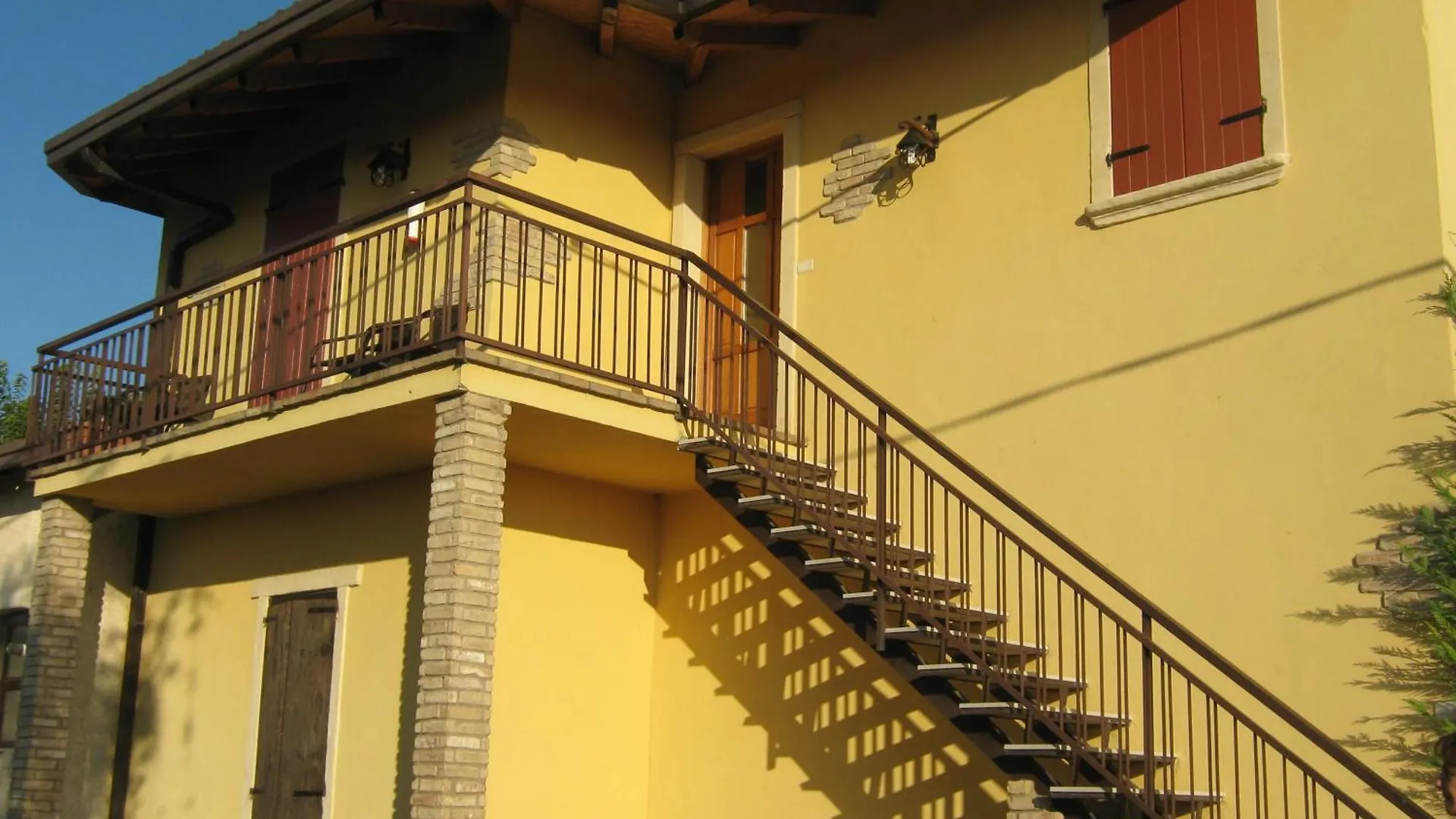 Affittacamere La Palazzina Cavalcaselle Italy